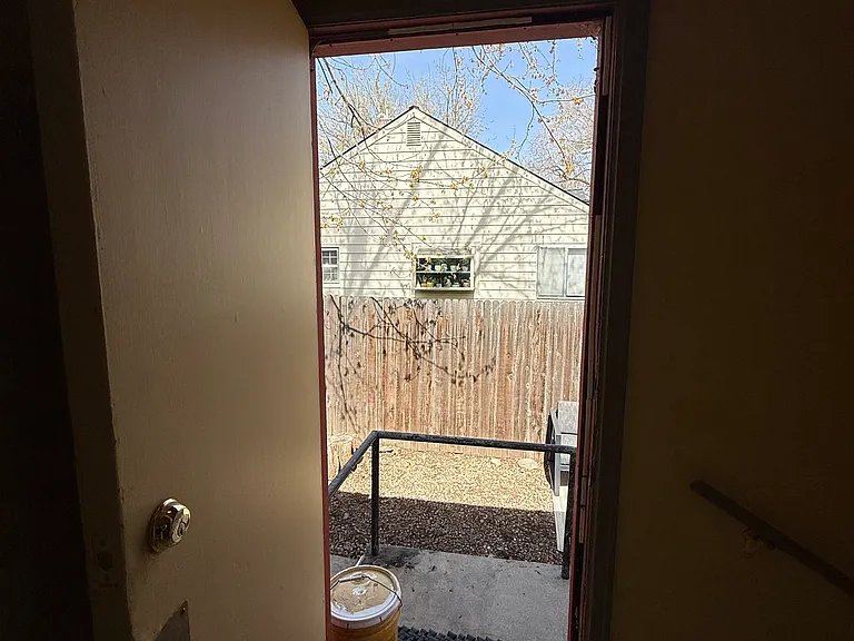 1402 W Lemp St — Photo 23