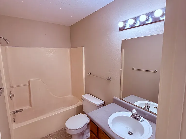 2714 E Kantz Dr — Photo 24
