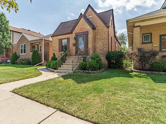 3rd image of 6731 W Albion Ave