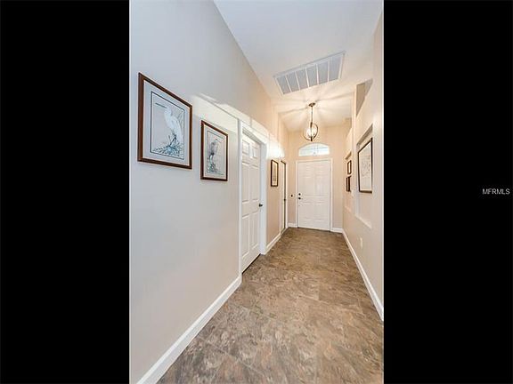 3rd image of 1465 Woodstream Dr