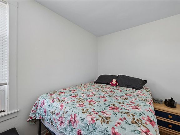 5th image of 2946 S Loomis St #3