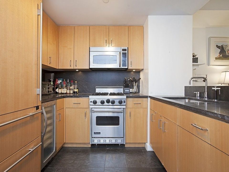 1st image of 100 W 58th St APT 6E