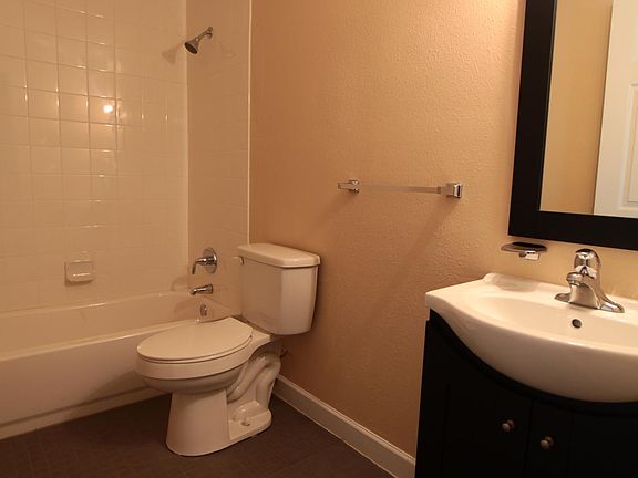4th image of 442 New York Ave APT A