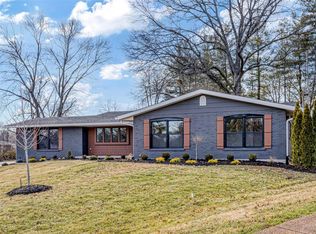 605 Sarawood Ln, Saint Louis, MO 63141