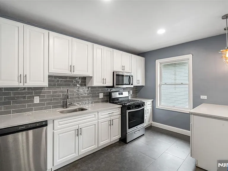 402 Morse Ave #2 — Photo 2
