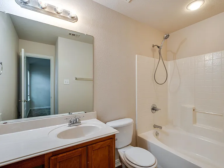 121 Cliff Heights Cir — Photo 9