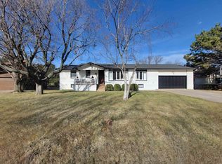 2203 Robin Rd, Dodge City, KS 67801