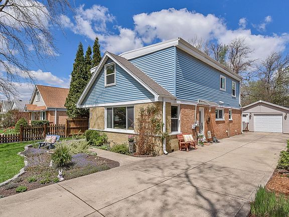 2nd image of 410 W Windsor Ave