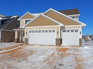 9050 Degler Cir, Chanhassen, MN 55317