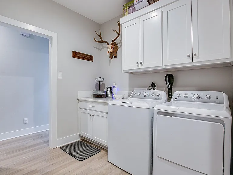 2610 Oak Hills Trl — Photo 20