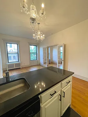 Rented by Oxford Property Group | media 12