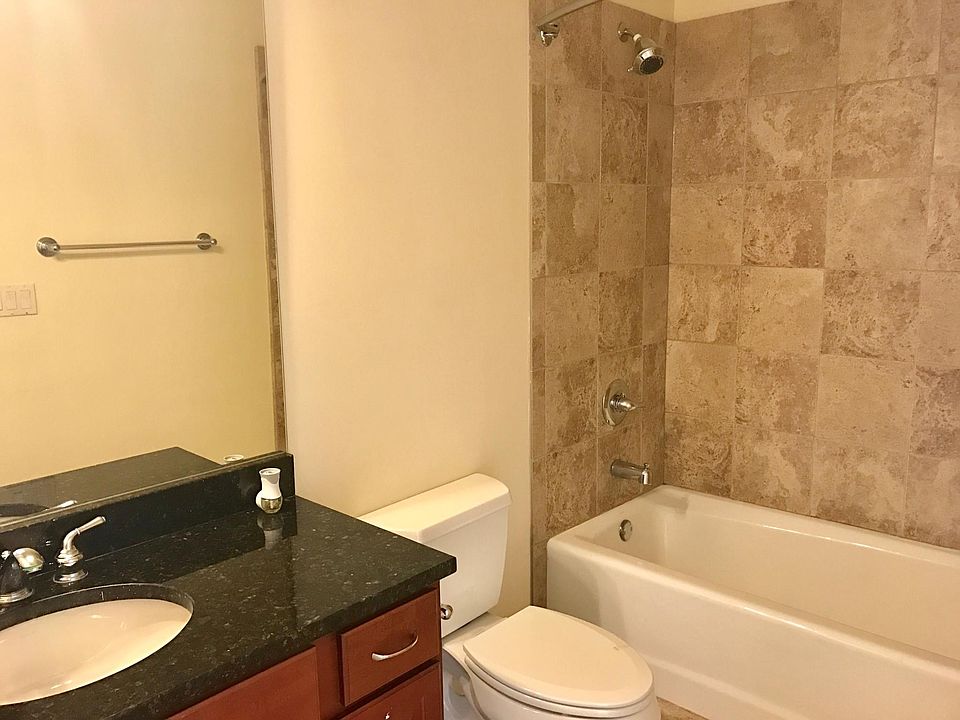 2nd image of 2731 N Clark St