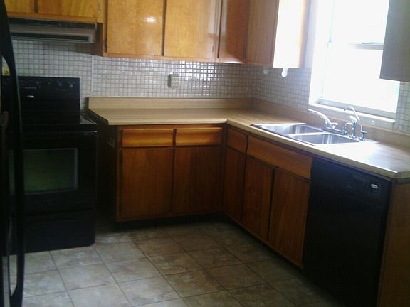 4th image of 732 N Lorri Ave