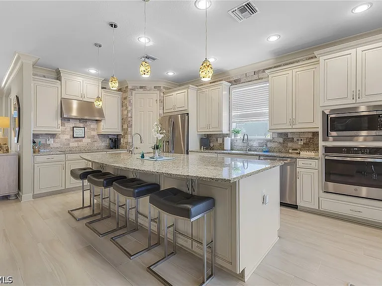 2736 Lambay Ct — Photo 19