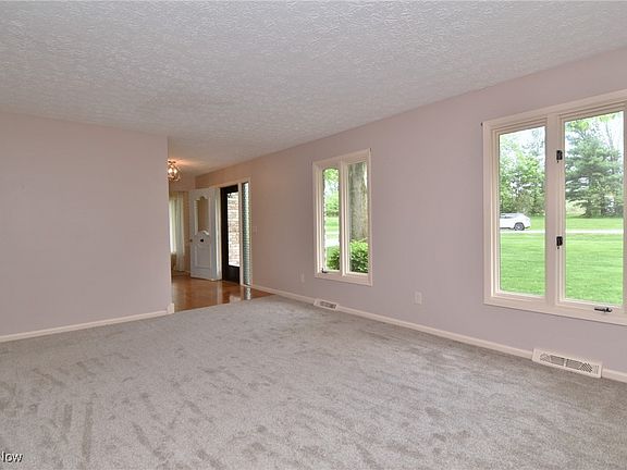 5th image of 8435 Stoney Brook Dr