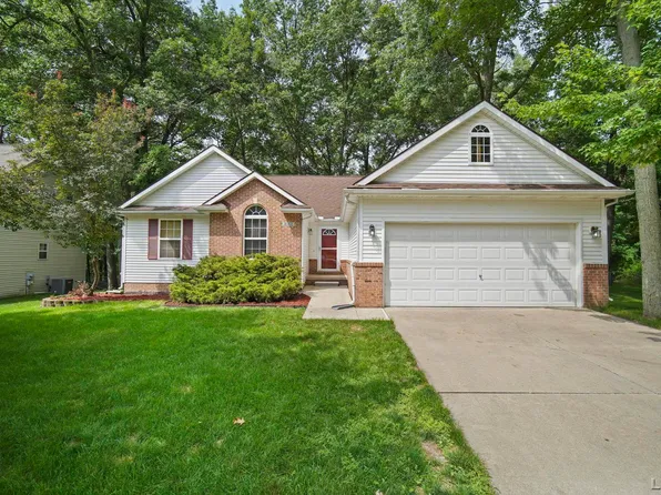 2182 N Laurel Oak Dr, Howell, MI 48855