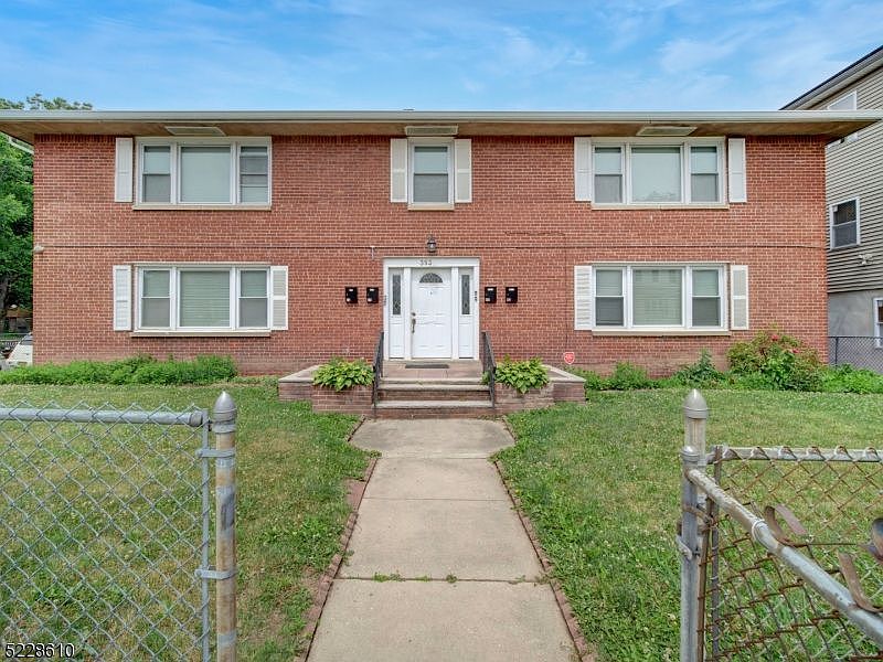 1st image of 353 N Grove St #4