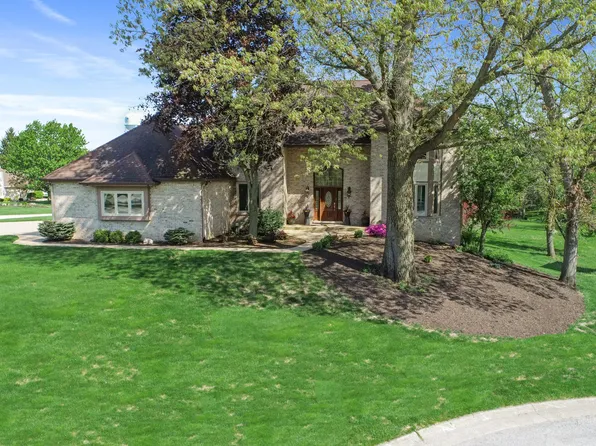 428 Forestwood Dr, Valparaiso, IN 46385
