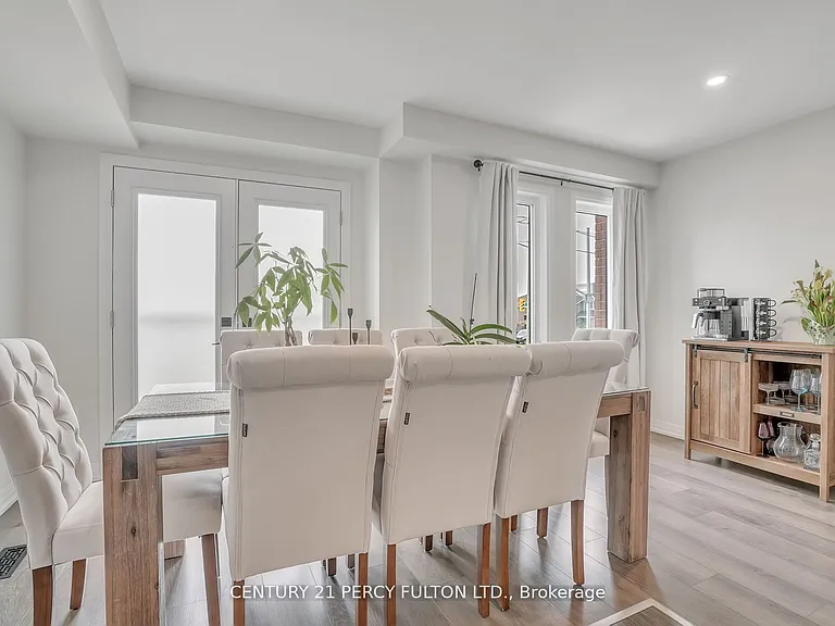 89 Fairlane Ave — Photo 10