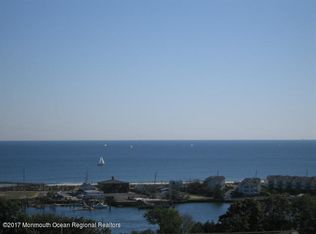 12 E Twinlights Ter, Highlands, NJ 07732