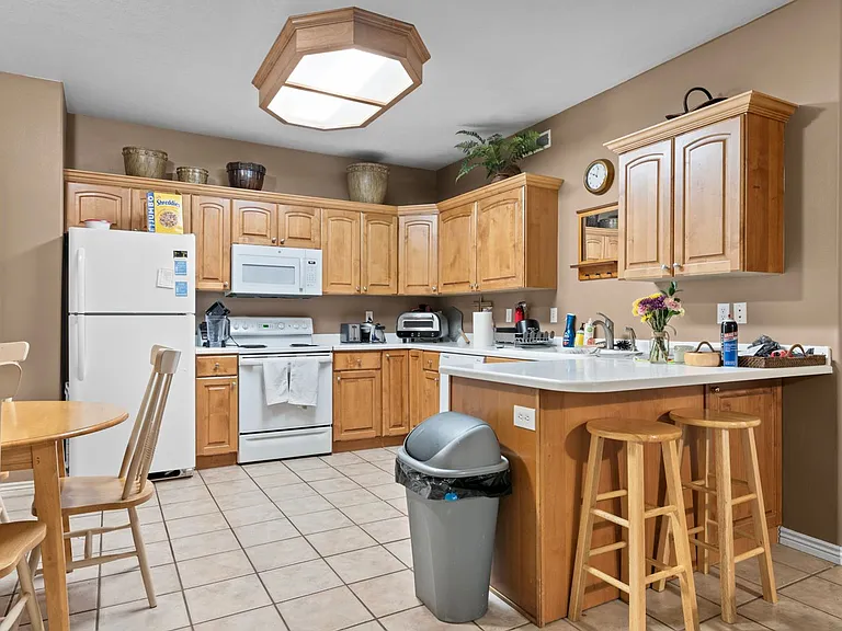 437 N Belmont Pl #160 — Photo 3