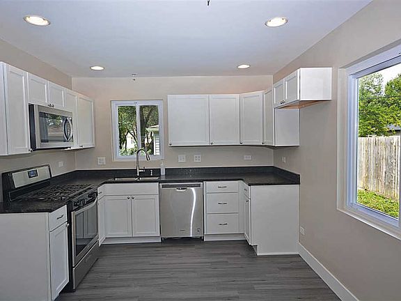 5th image of 532 N Lincoln Ave