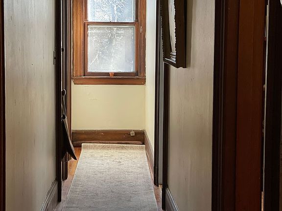 5th image of 288 Willow St #2