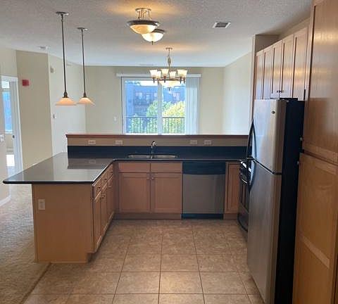 4th image of 1070 Grandview Ct NE APT 403