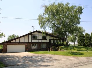 3011 Willow Shores Ct, East Troy, WI 53120