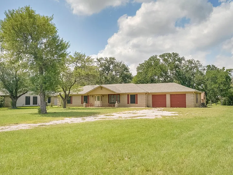 506 E Palm Valley Blvd — Photo 1