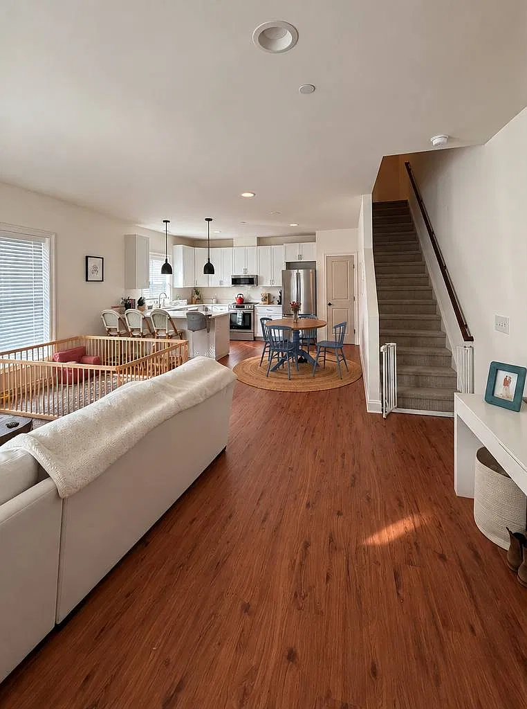3 bed, 1776 sqft, $5,355 — Photo 2