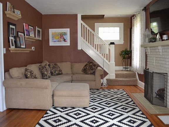 2nd image of 1032 Coronado Ave