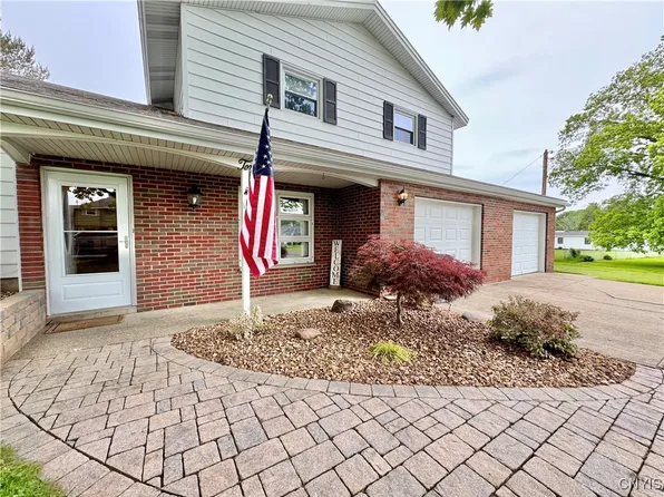 10 Litwak St, Fulton, NY 13069