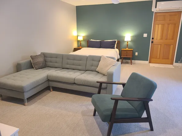 10417 McCormick St, North Hollywood, CA 91601