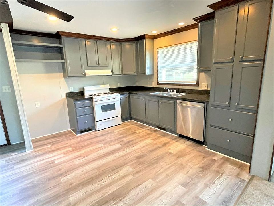 1st image of 381 Linda Ln