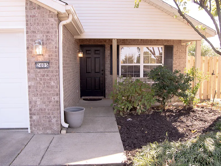 2405 SW Morris St — Photo 17