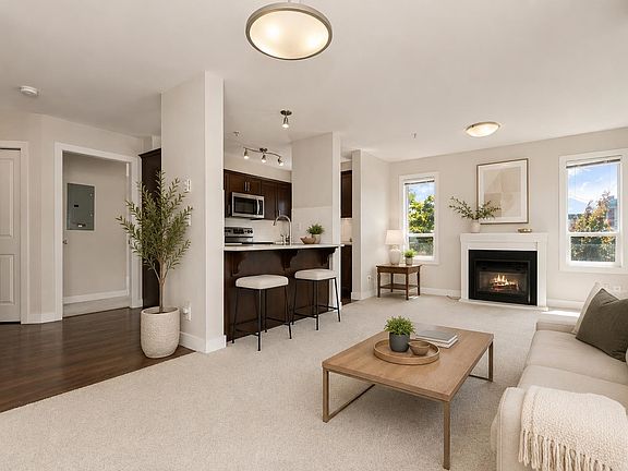 4th image of 9422 Victor St #206