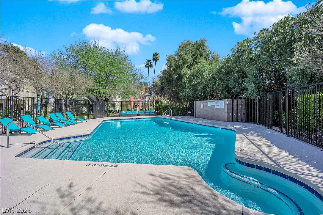 4 bed, 3.0 bath, 2208 sqft, $2,795 — Photo 2