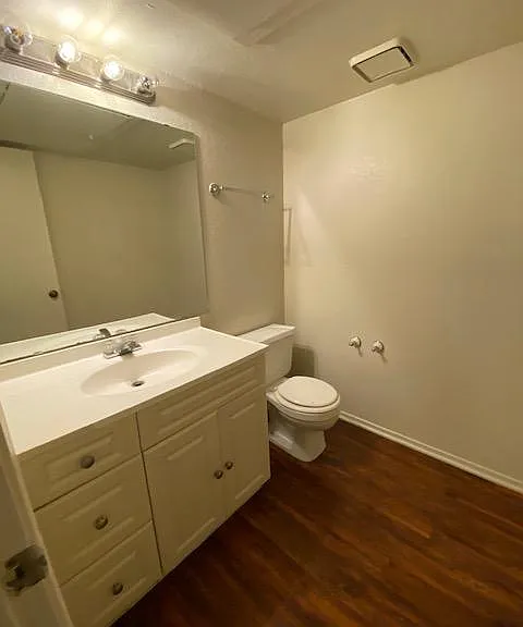 904 Cottonwood Trl #B — Photo 4