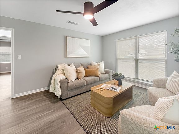 5th image of 1810 Clarawood Dr