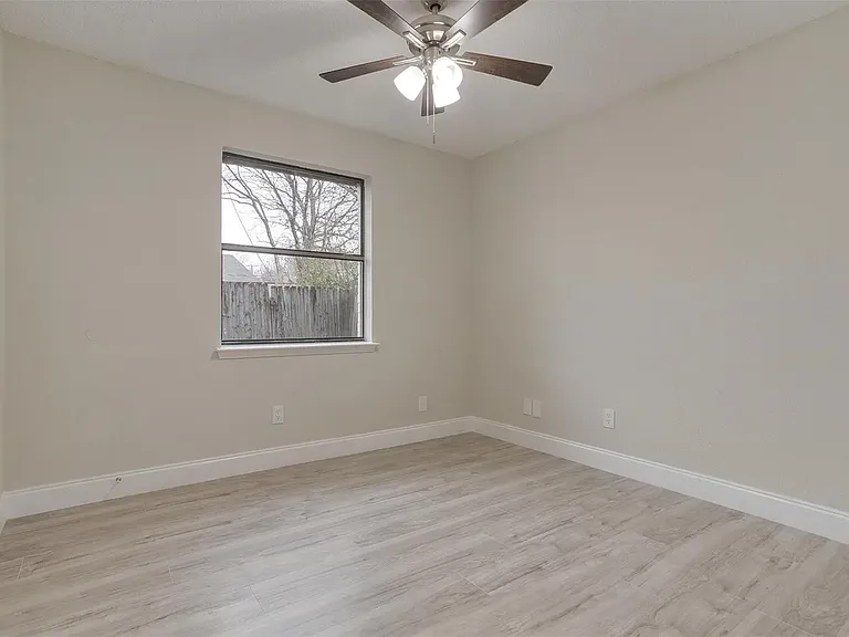 6105 Judy Ct — Photo 11
