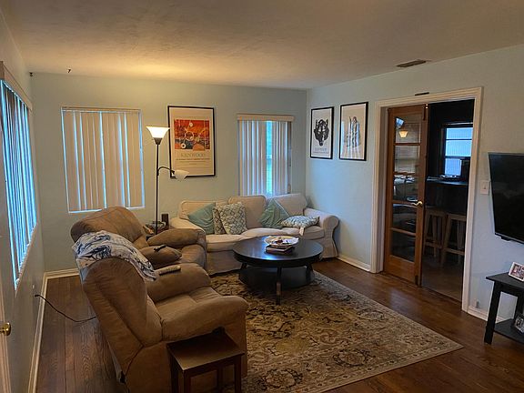 5th image of 1021 Clearview Ave