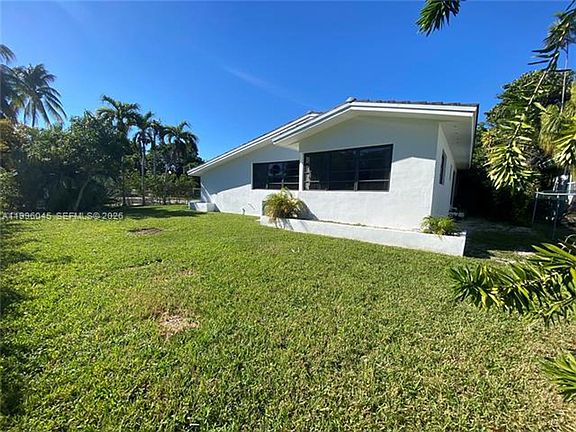 3rd image of 1101 Bay Dr #0