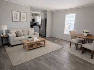 358 Parker Lake Dr #358, Oxford, MI 48371