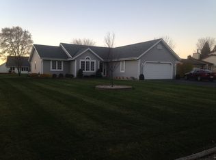 2031 W Oakwood Rd, Oak Creek, WI 53154