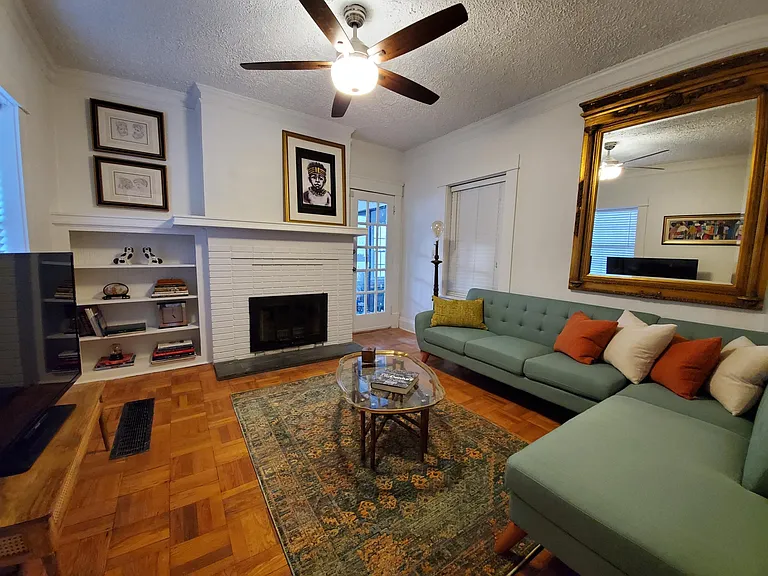 1056 High Point Dr NE — Photo 2