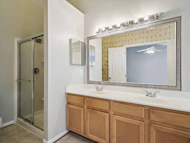 6733 Sullivan Way — Photo 35