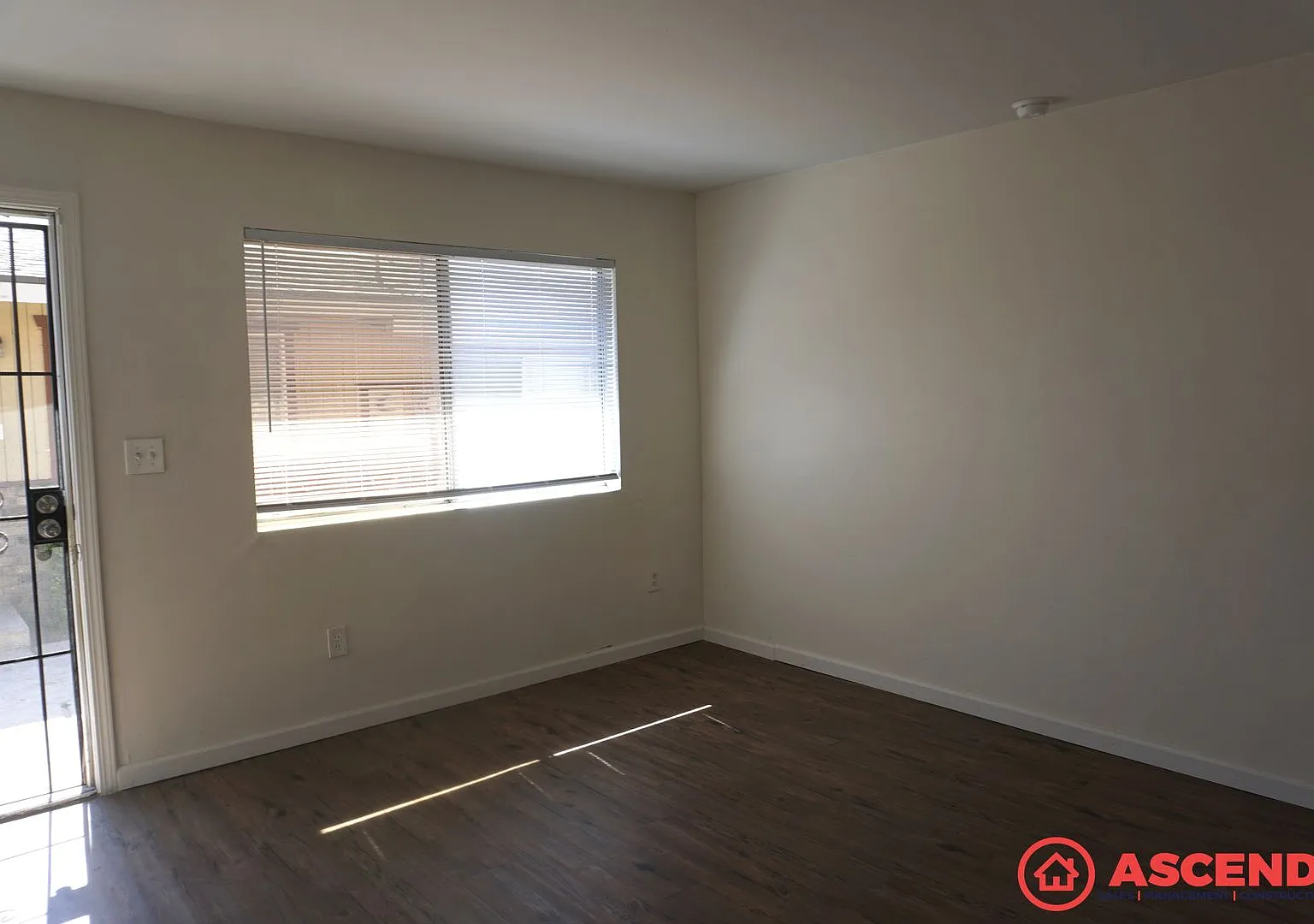 914 Quincy Street — Photo 3