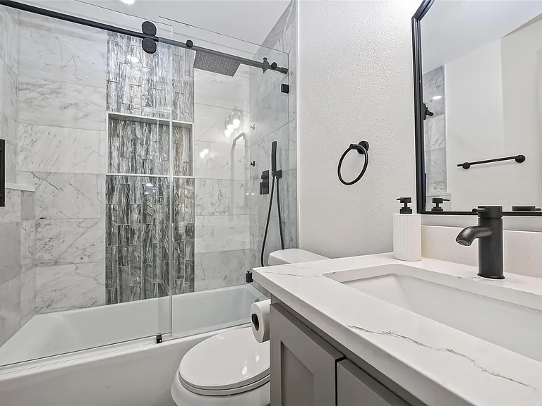 5803 Greencraig Dr — Photo 19