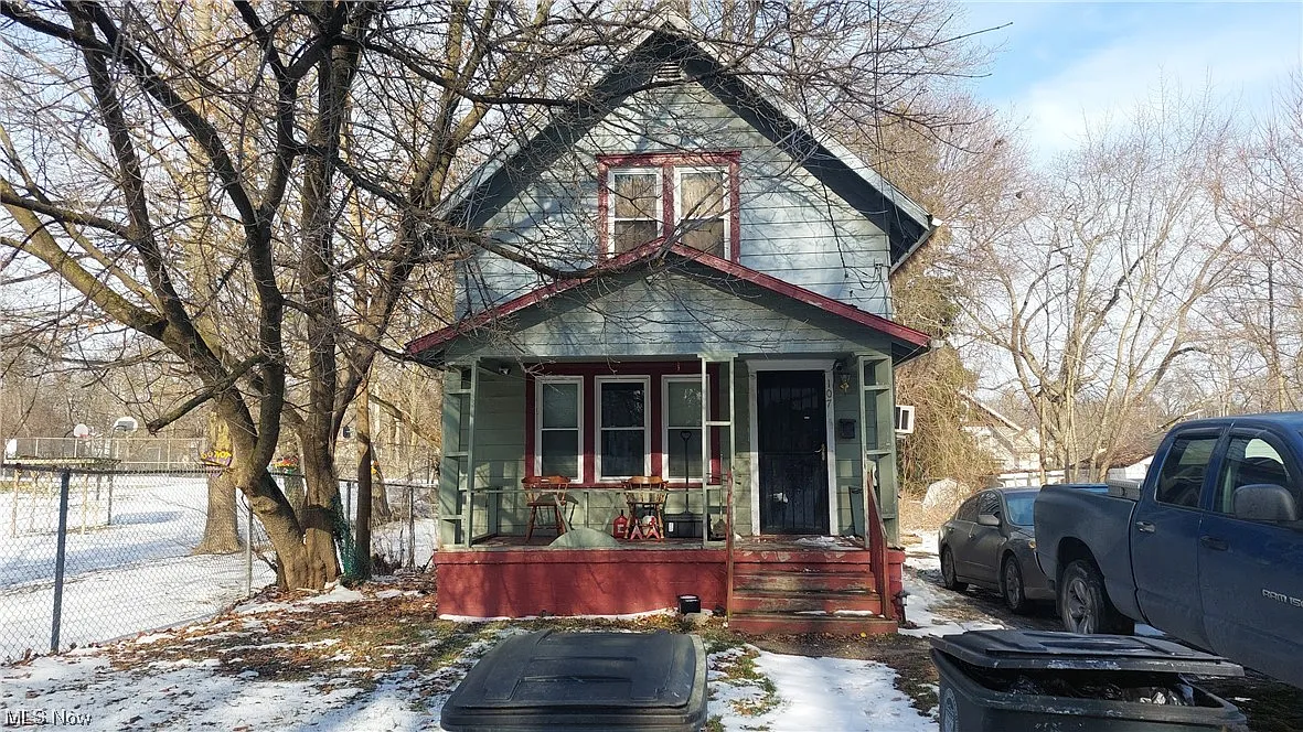 107 W Mildred Ave photo 1